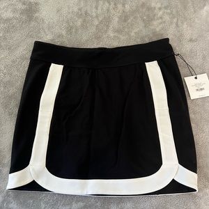 Belyn key golf skirt NWT
